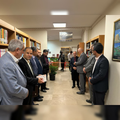 کتابخانه تخصصی مرحوم دکتر «قاسم انصاری» به دانشگاه بین‌المللی امام خمینی (ره) اهدا شد