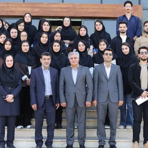 بازدید دانشجویان اقتصاد دانشگاه لرستان از اتاق بازرگانی با هدف آشنایی با محیطهای کسب و کار و مهارتآموزی