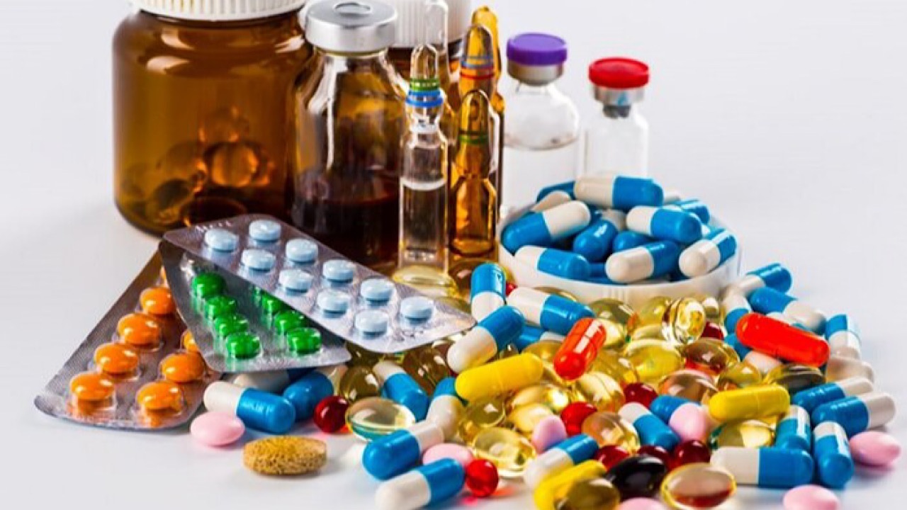 دارو تا ۶ ماه تامین است/ انتقال ارز مشکل اصلی صنعت دارو