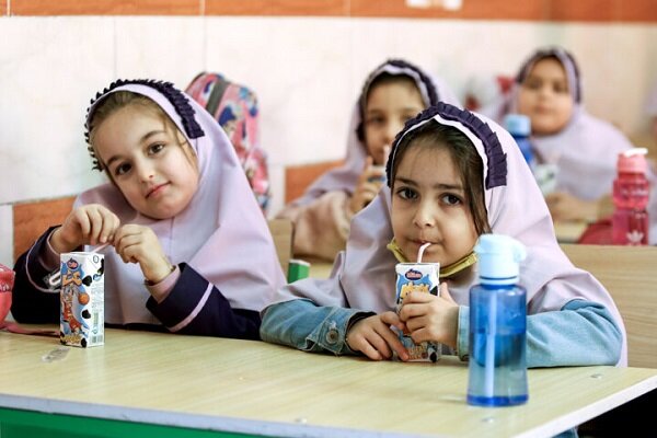 آیا امسال دانش آموزان در مدرسه «شیر» می‌خورند!
