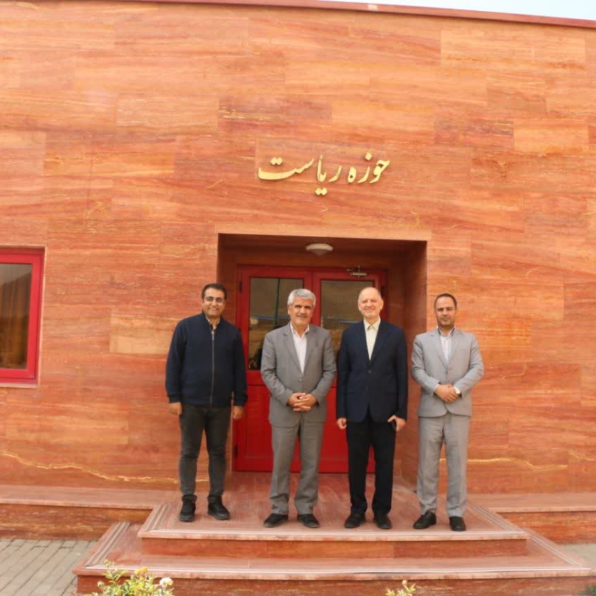 دیدار نماینده جدید وزارت امور خارجه در استان زنجان با رئیس دانشگاه تحصیلات تکمیلی علوم پایه زنجان