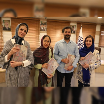 رونمایی و اهدای ماکت کتاب «نقش ارجمند