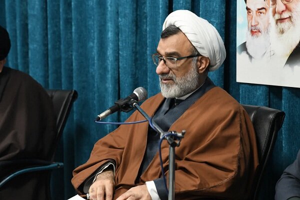 خسروپناه: شورا آماده است تصمیم‌سازی را به نخبگان واگذار کند