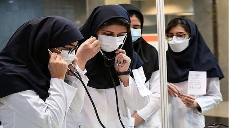 حاجیدلیگانی: چرا بهجای اجرای قانون، برای تعویق ظرفیت پزشکی چانهزنی میشود؟