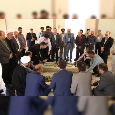 المپیاد ۱۷ با ادای احترام به شهدای گمنام آغاز شد