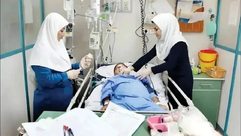 فعالیت ۳۵۰۰ نفر از پرستاران در شغلی دیگر به دلیل مسائل اجتماعی و معیشتی در سال گذشته + فیلم